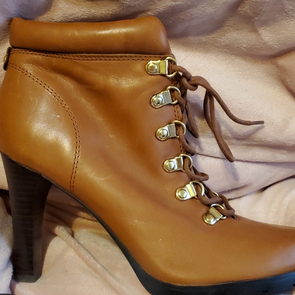 NWOT Lauren Ralph Lauren Boots. Accepting fair offers. - Picture 6 of 7